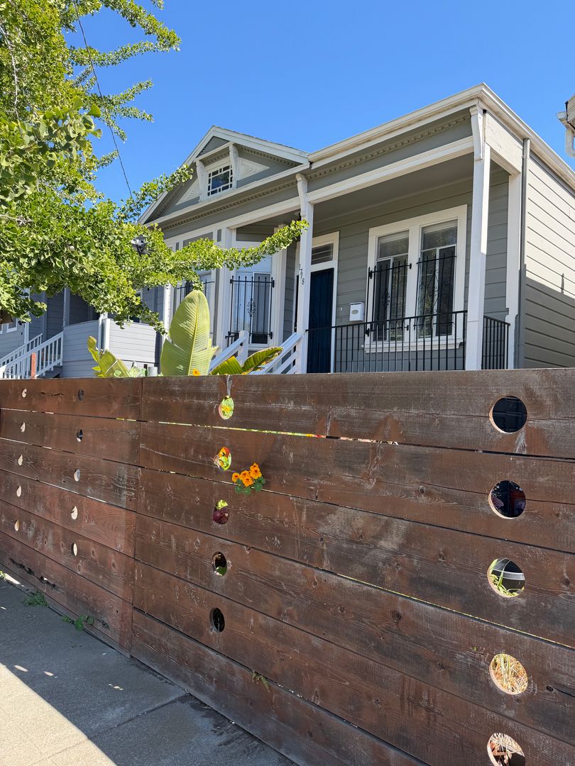 Oakland Apartment: 1716-1720 13th Street