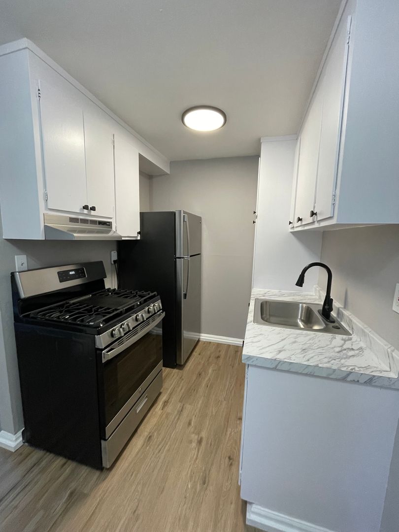 Oakland Apartment: 3525 Gray Street