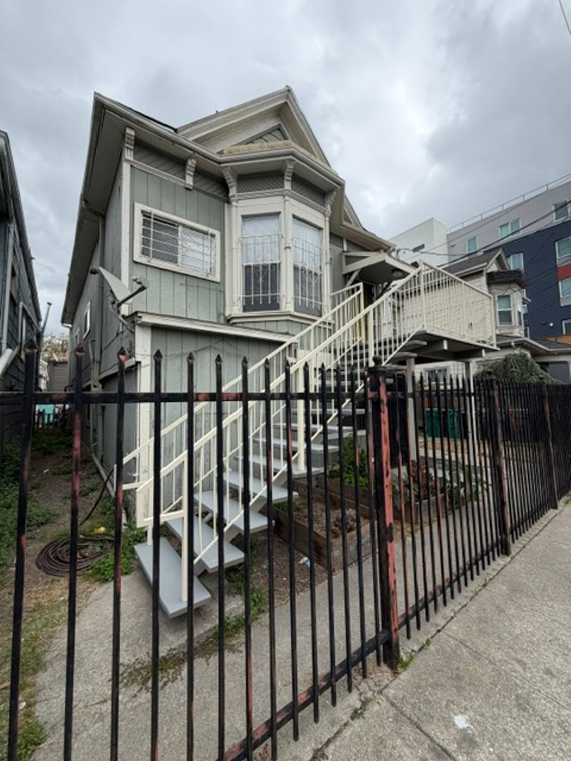Oakland Apartment: 768-772 22nd