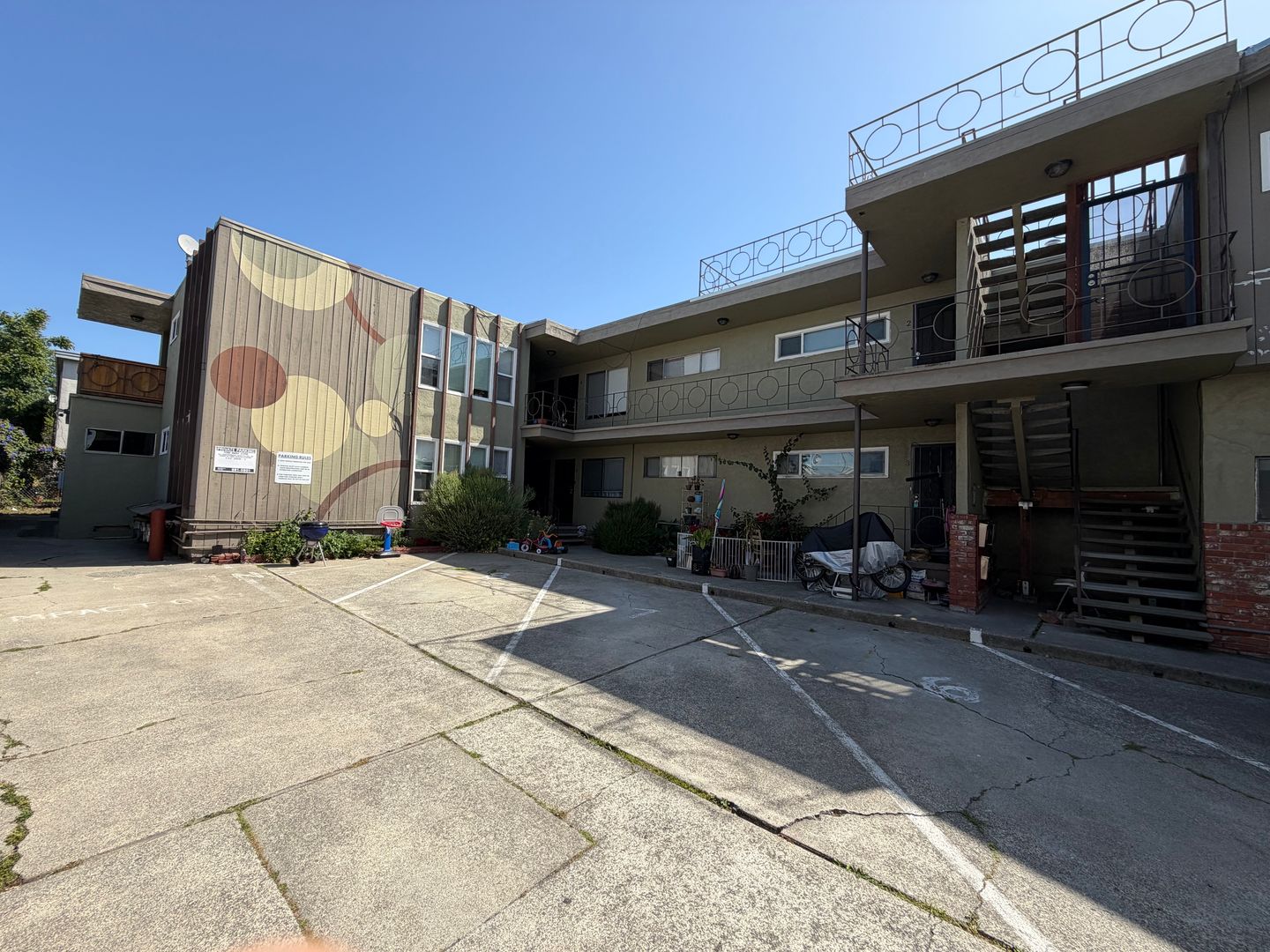 Berkeley Apartment: 1531 Alcatraz
