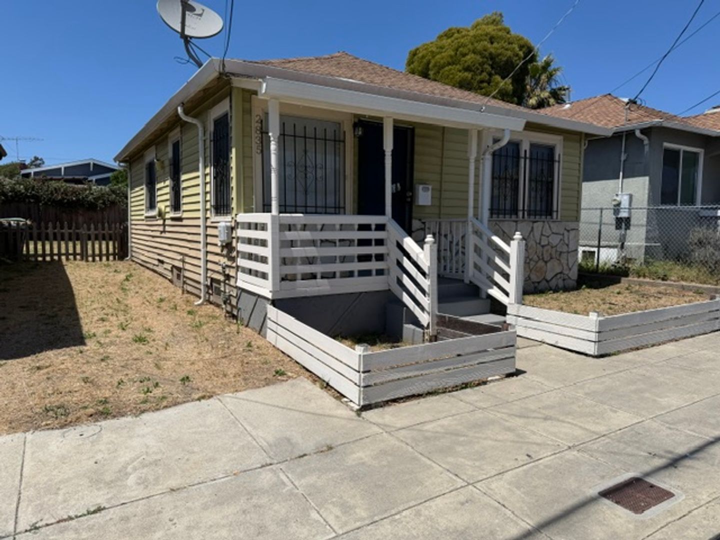 Oakland House: 2835 Short St