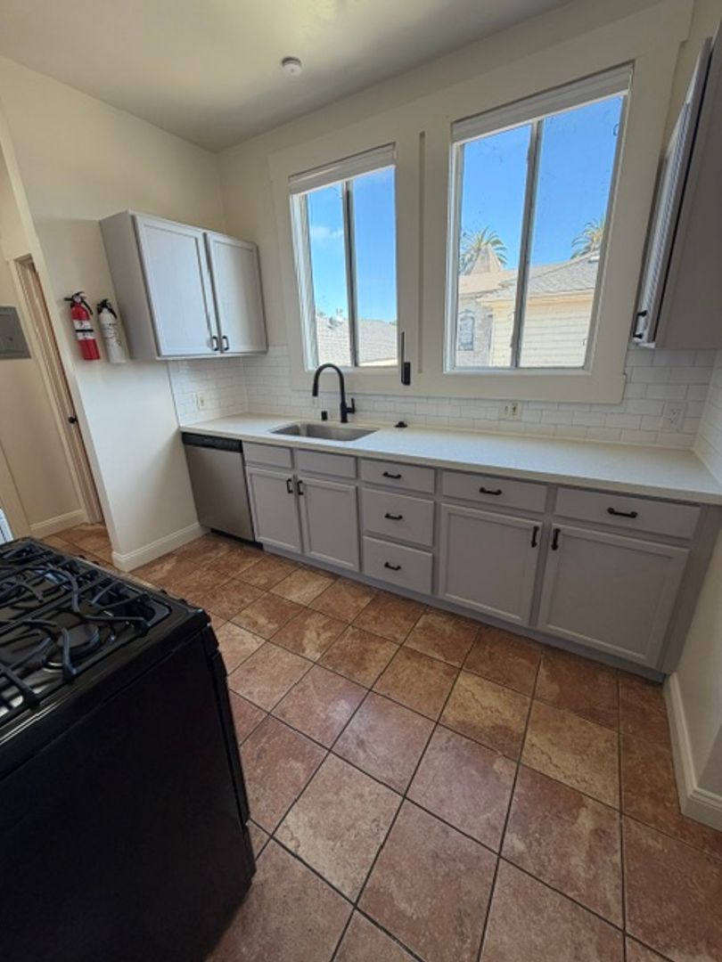 Oakland Apartment: 1123-29 Filbert