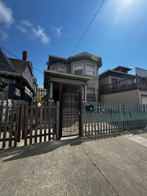 1/2 Off First Month's Rent, 1Bdrm, 1Bath Room D – photo 1