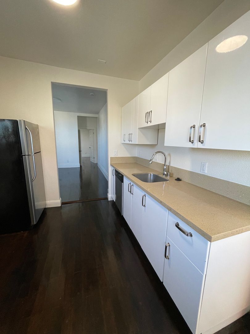 Oakland Apartment: 1229-1235 Peralta St
