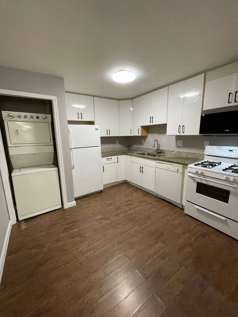 Oakland Apartment: 2505 San Pablo