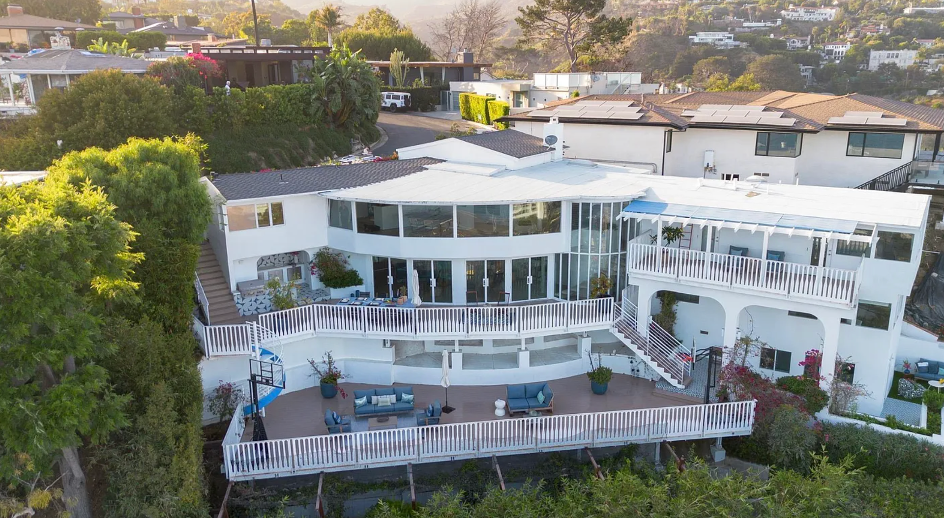 Pacific Palisades House: 17440 Revello Dr
