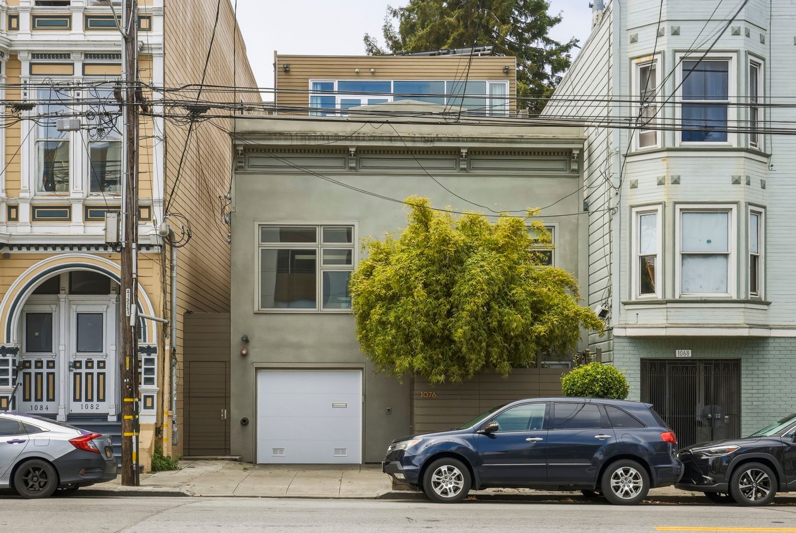 San Francisco House: 1076 S Van Ness Avenue