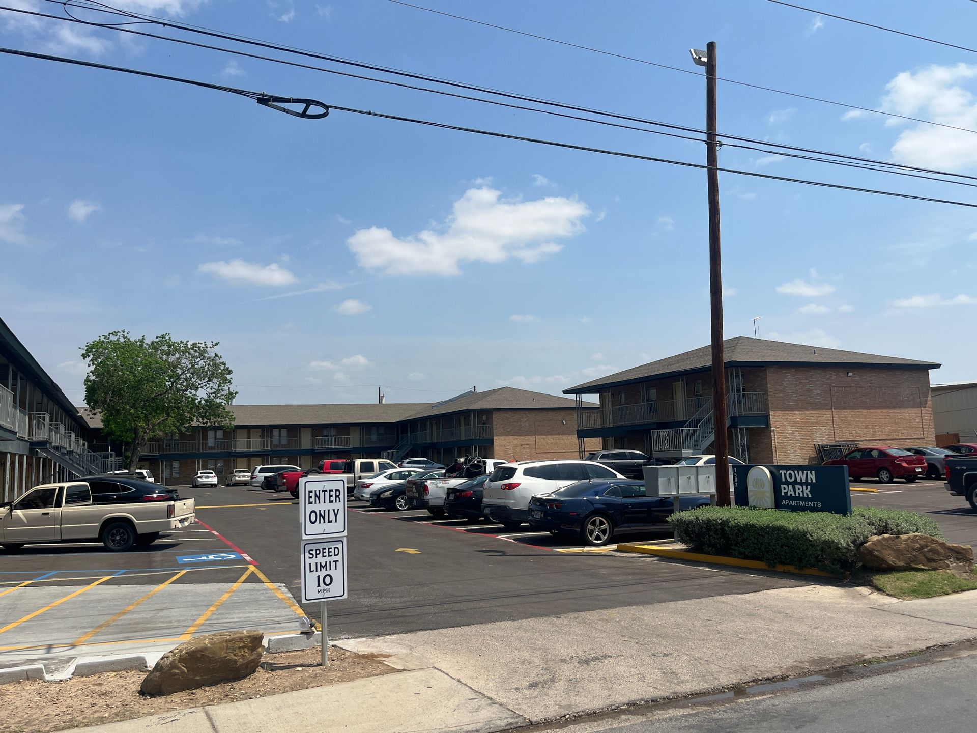 Laredo Apartment: 1502 Calle Del Norte