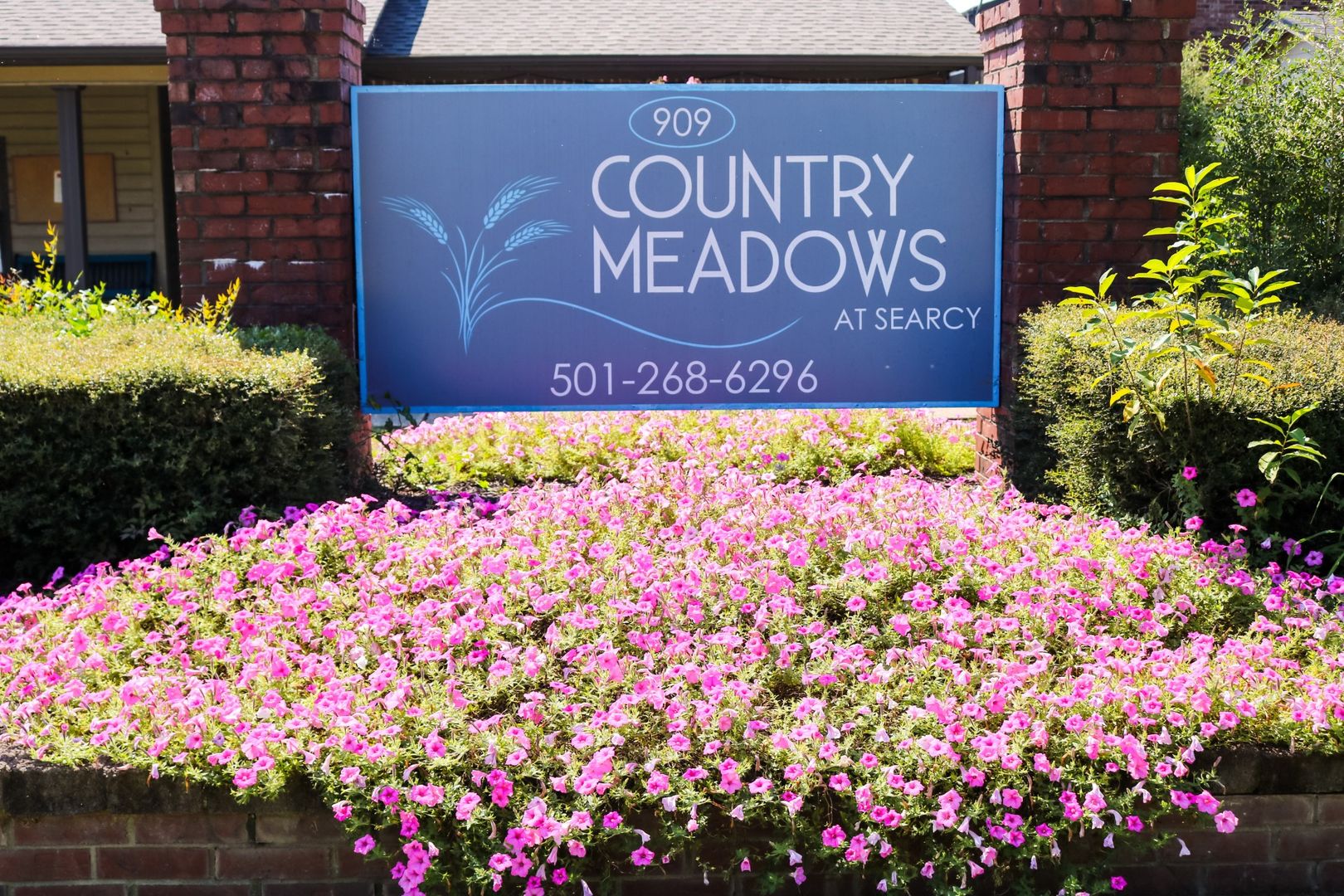 Searcy Apartment: 909 Holmes Rd