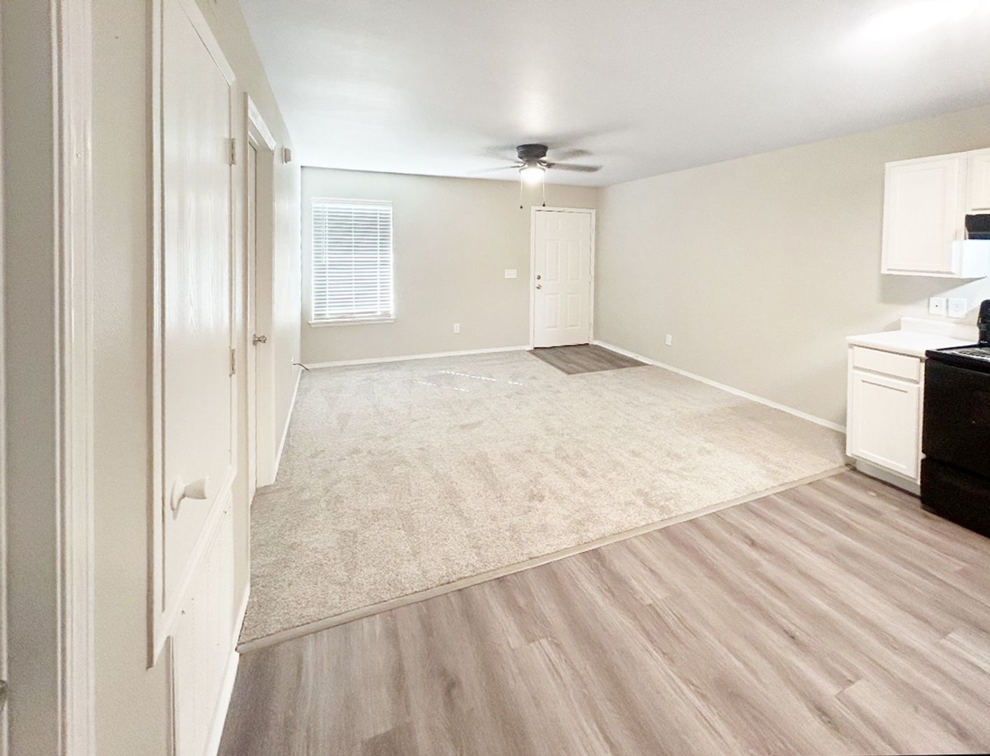 Springdale Apartment: 580 E Randall Wobbe Ln