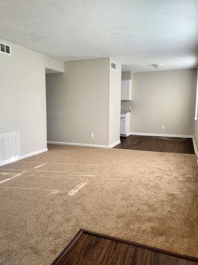 Be Our Neighbor! 2 Bed/ 1 Bath – photo 1