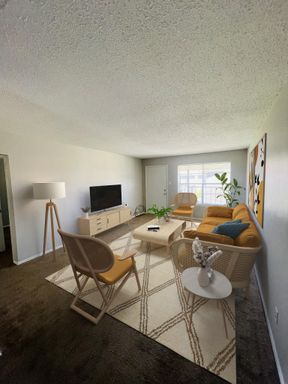 2 bedroom 2 bath Move-In Ready! – photo 1