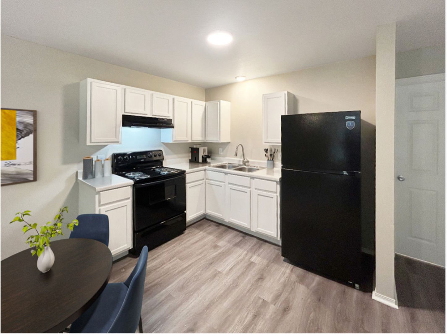Springdale Apartment: 580 E Randall Wobbe Ln