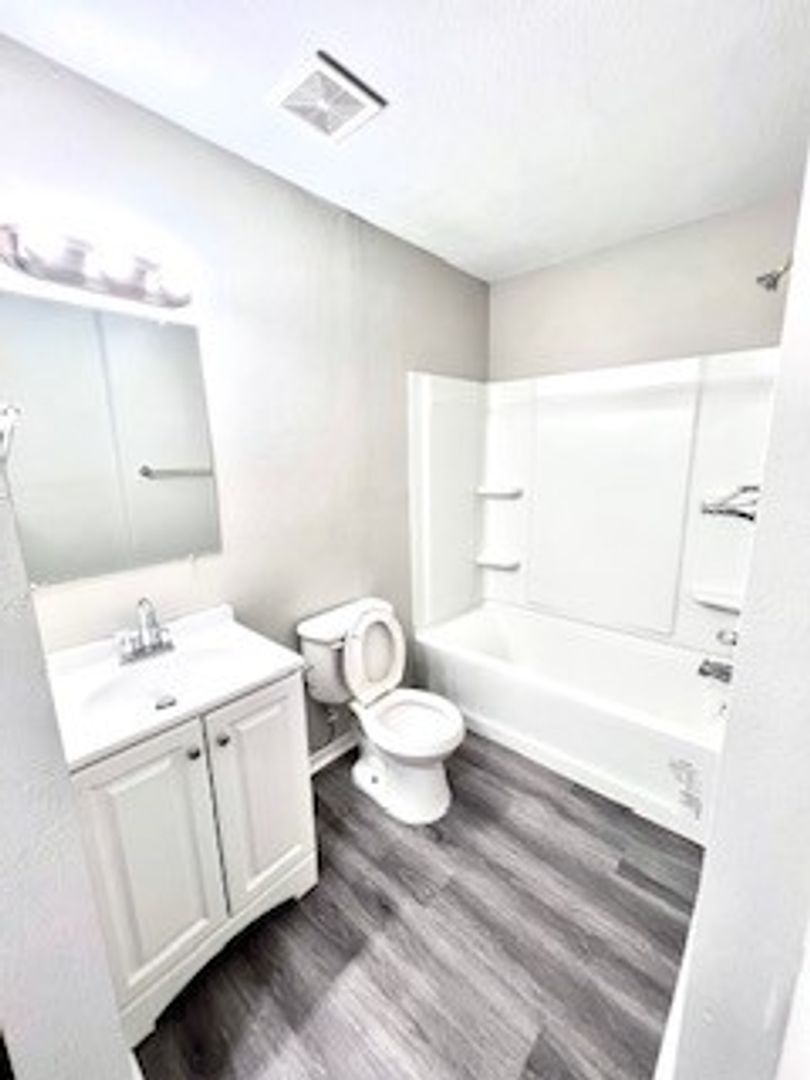 580 E Randall Wobbe Ln, 0104103, Springdale, AR 72764