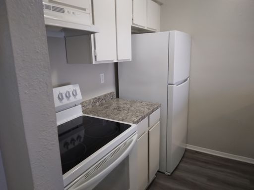 Classic 1 bedroom, 1 bath