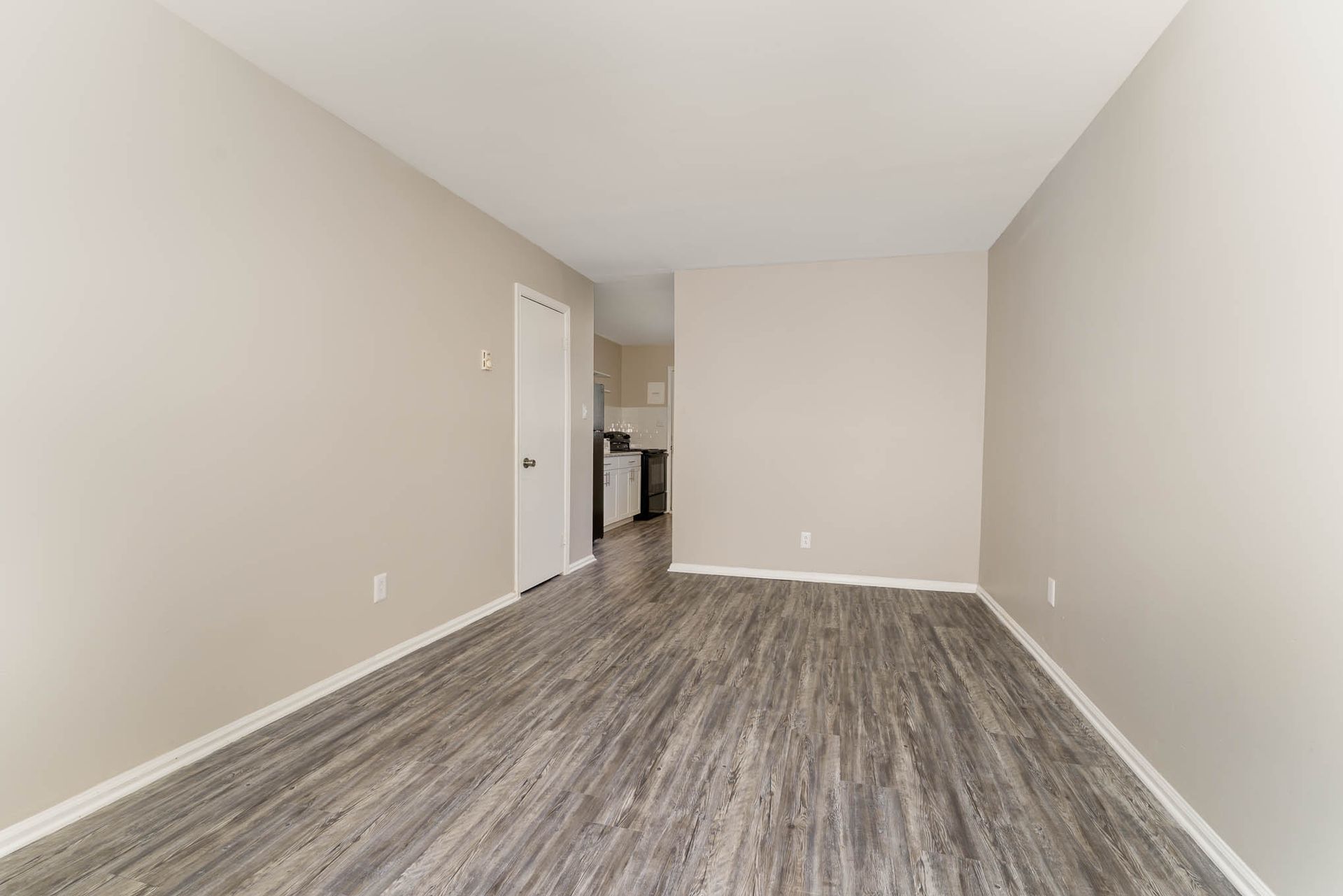 Greensboro Apartment: 3900 Overland Heights