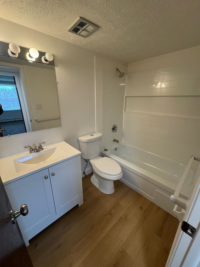 Fairview Park Apartment: 20201 Lorain Rd.