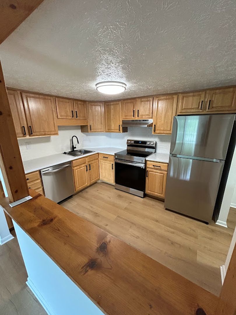 Fairview Park Apartment: 20201 Lorain Rd.