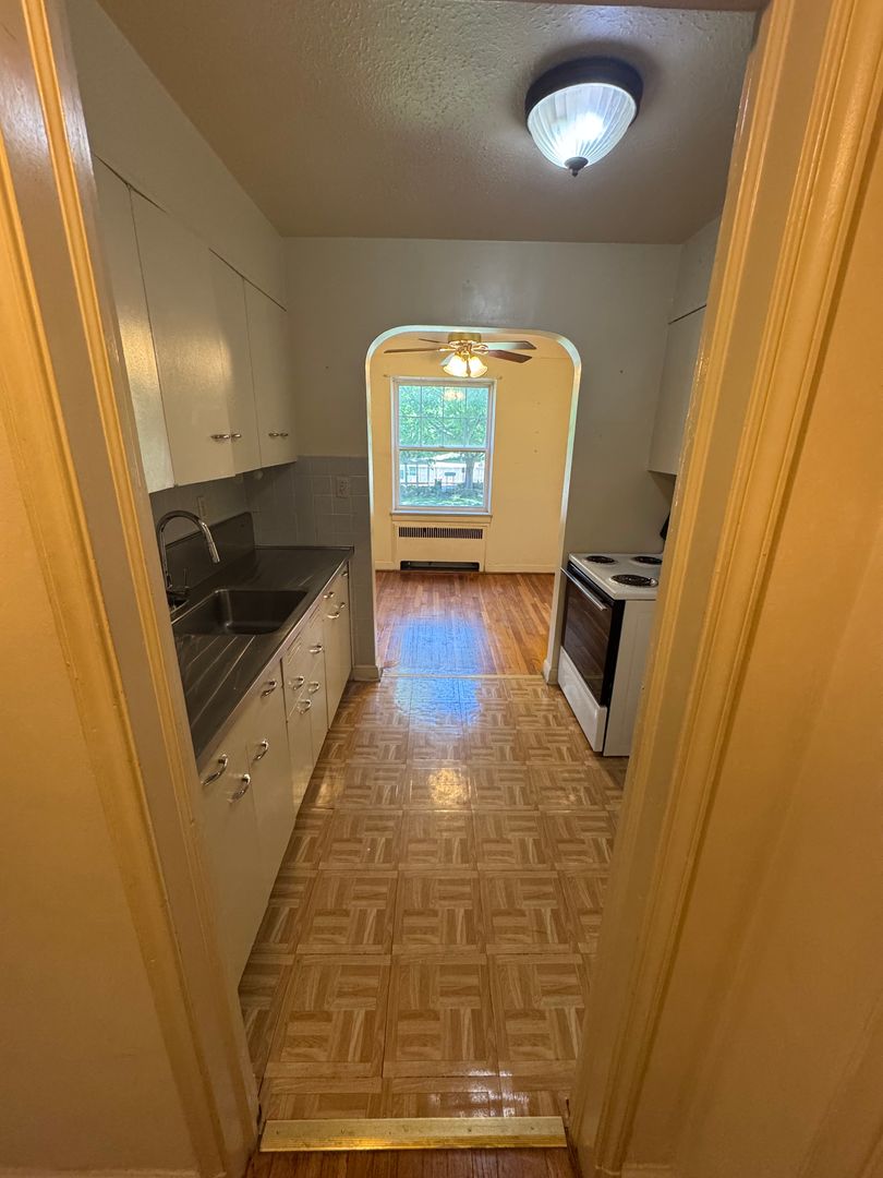 Shaker Heights Apartment: 3430 Avalon Road