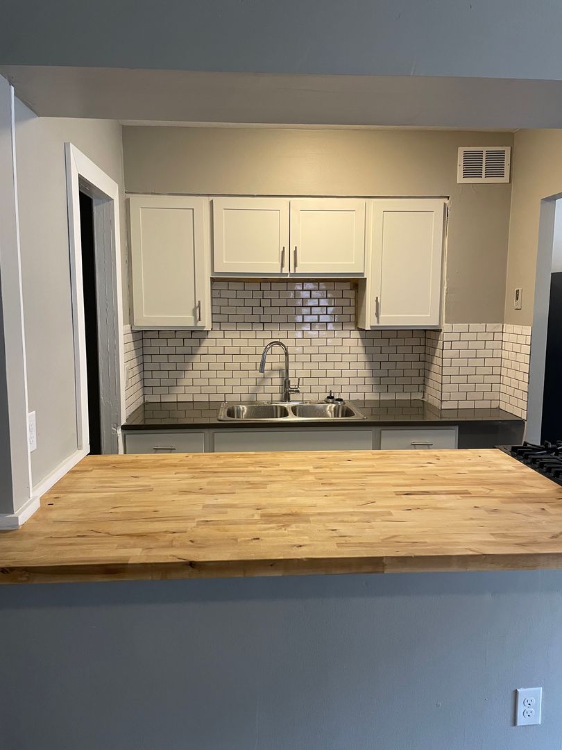 Shaker Heights Apartment: 3440 Avalon Rd