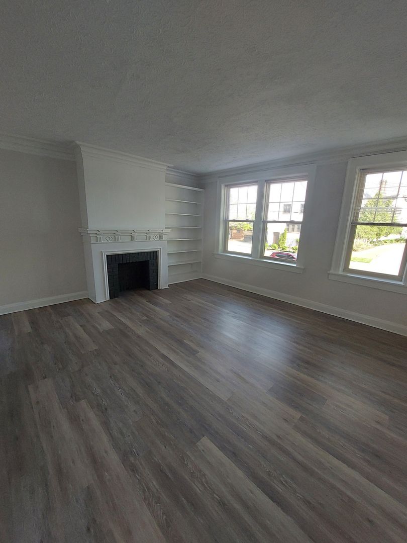 Akron Apartment: 218 Twin Oaks Rd