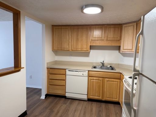 Suite 714 - 2 bedroom 1.5 bathroom – photo 1