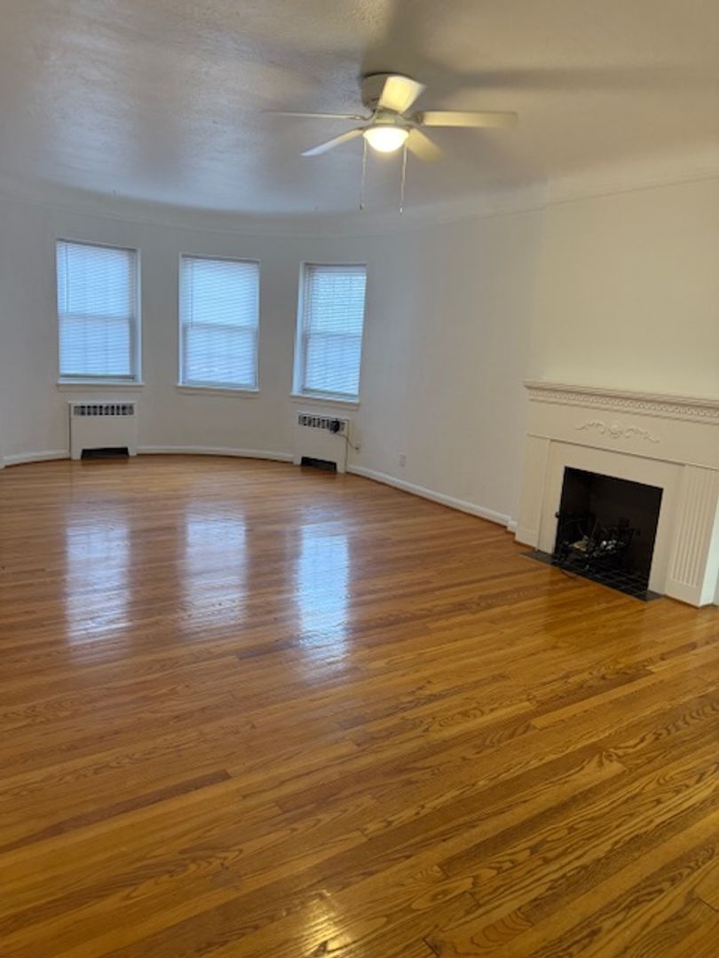 Shaker Heights Apartment: 15810 Van Aken Blvd.