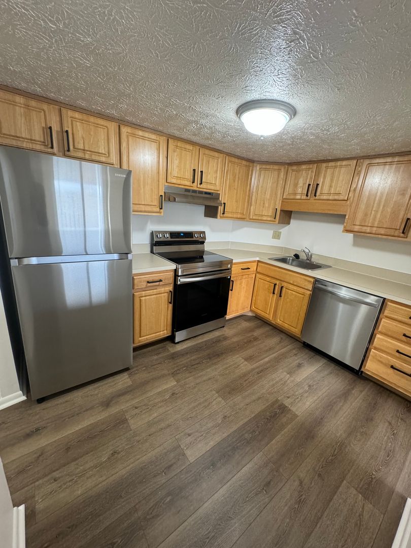 Fairview Park Apartment: 20201 Lorain Rd.