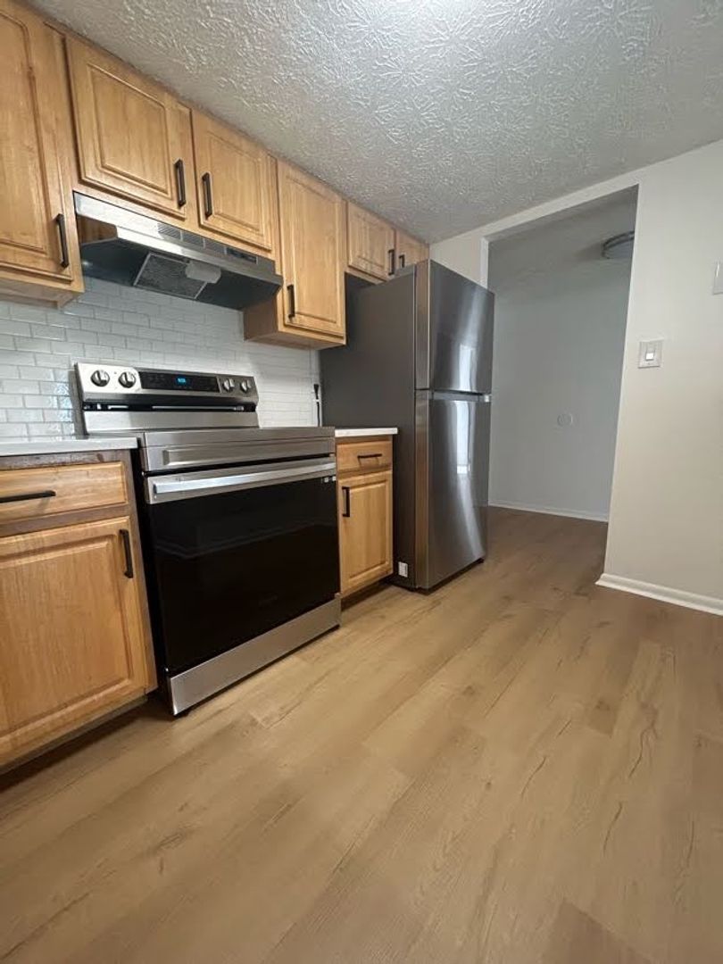 Fairview Park Apartment: 20201 Lorain Rd.