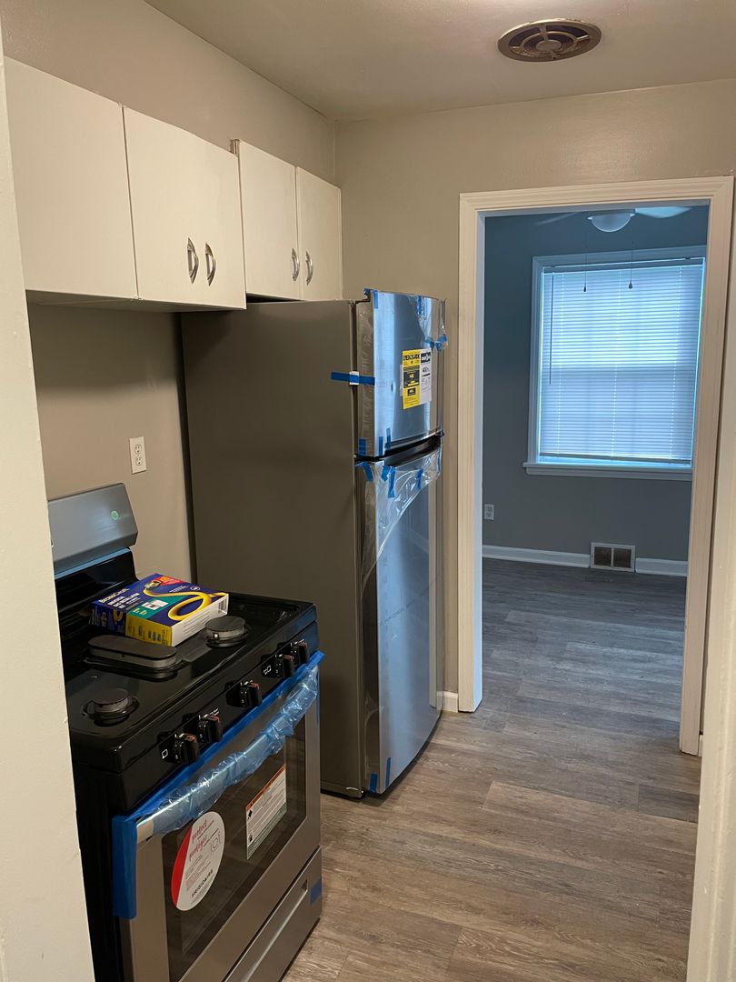 Shaker Heights Apartment: 3733 Warrensville Center Rd