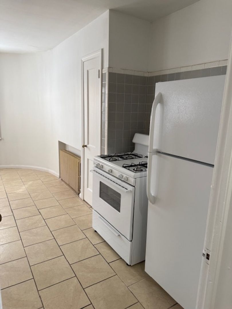 Shaker Heights Apartment: 16345 Van Aken Blvd.