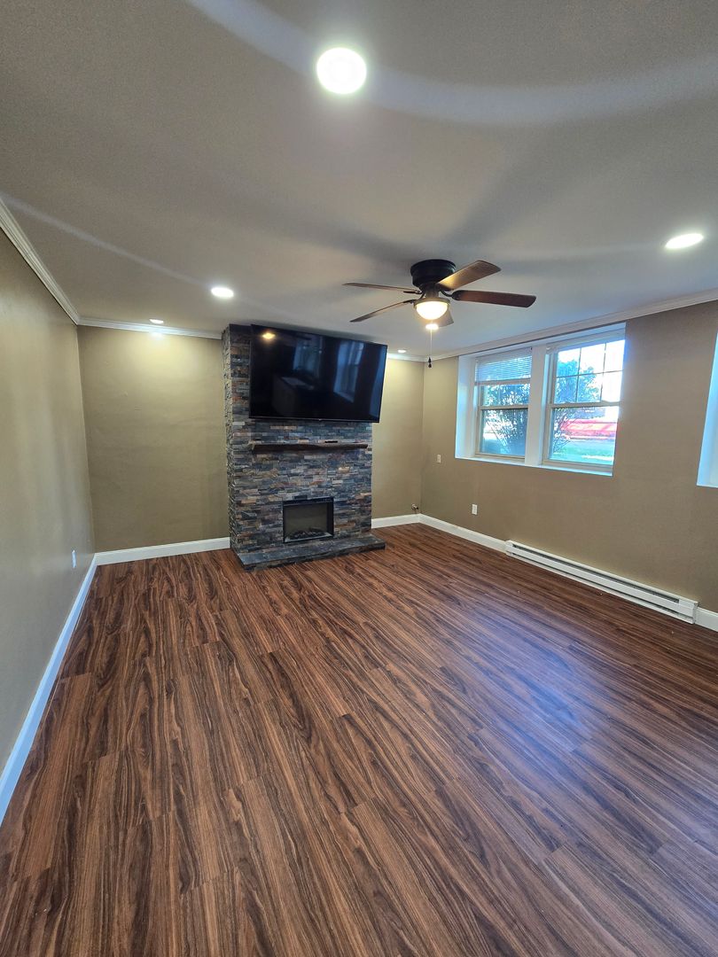 Akron Apartment: 218 Twin Oaks Rd