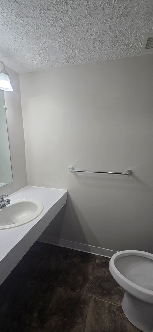 Akron Apartment: 55 Fir Hill Drive