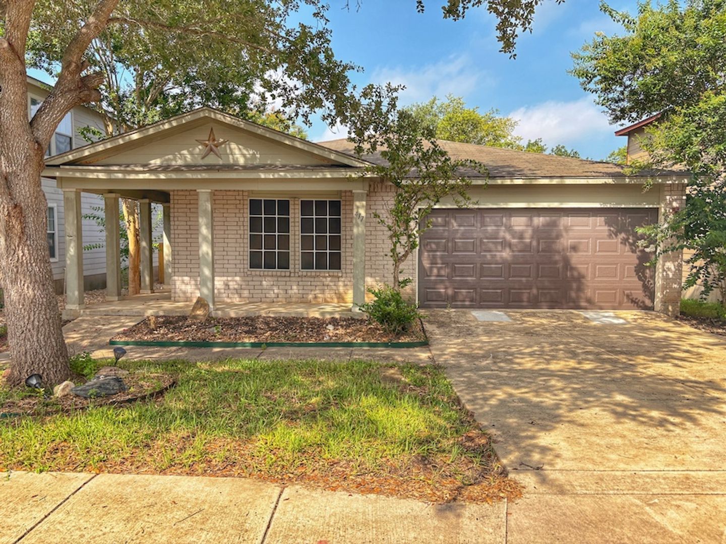 Cibolo House: 417 Hinge Falls
