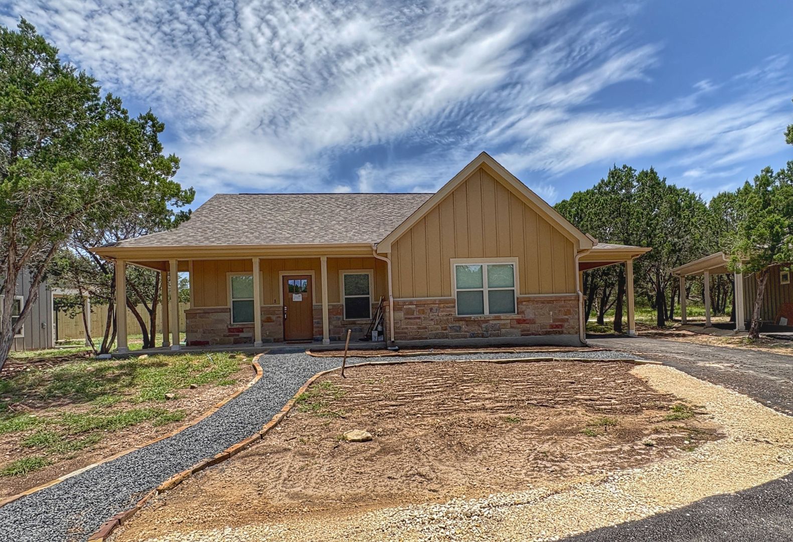 Bandera House: 7206 State Highway 16 S