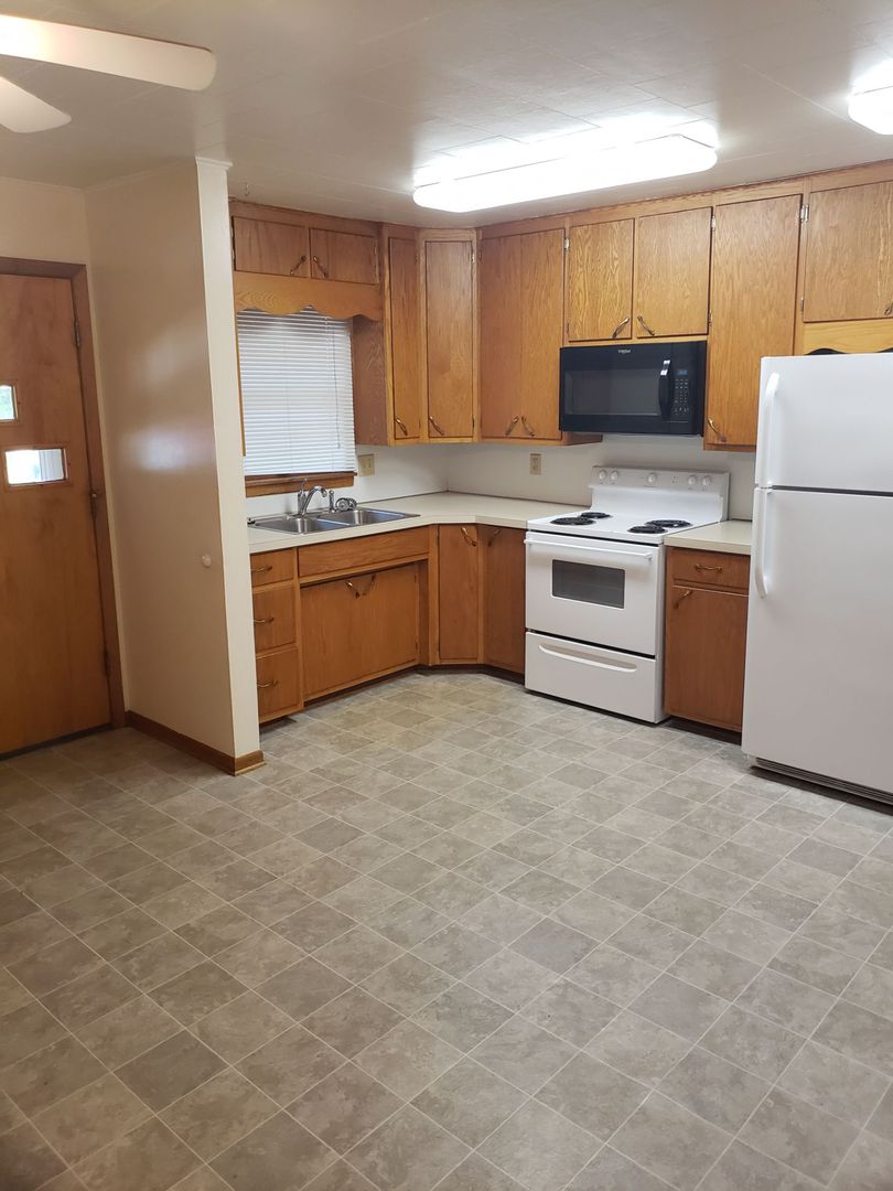 Morristown Apartment: 23 E Bloomer St - 21