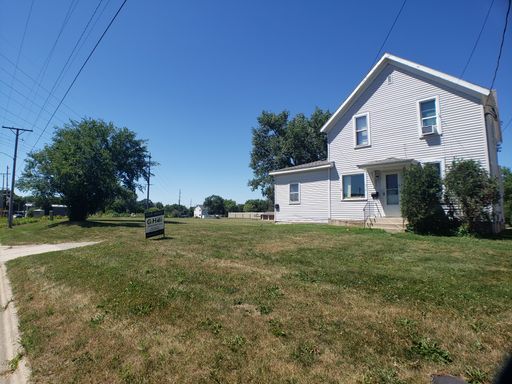 Cozy 2 Bedroom 1 bath Upstairs with Garage – photo 1