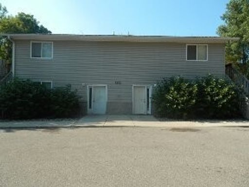 2 Bedroom 1 Bathroom upstairs apartment