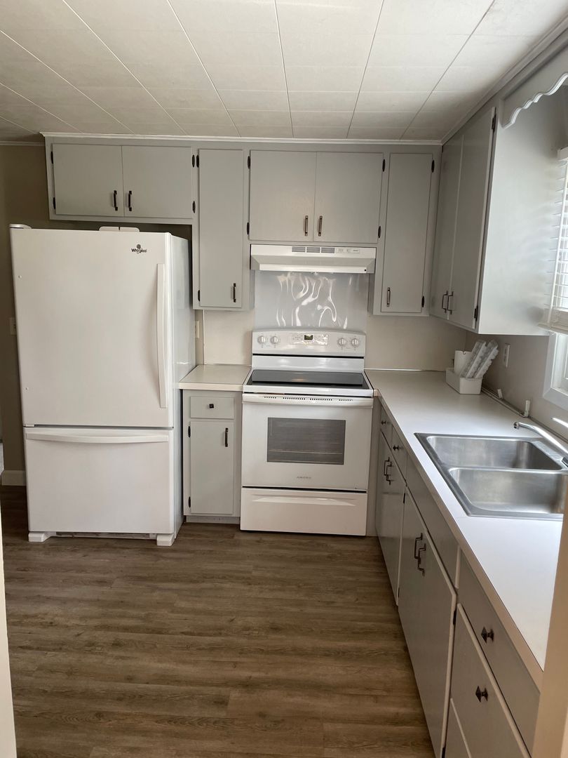 Northfield Apartment: 3882 321St St
