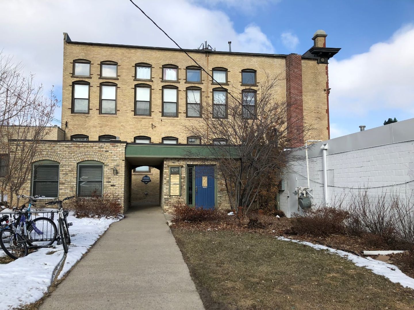 Northfield Apartment: 401-405 Division Street