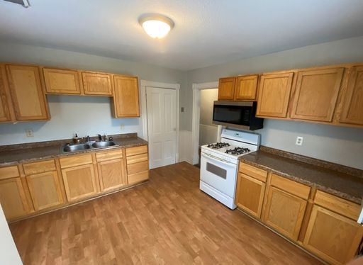 Newly Updated 2 Bedroom