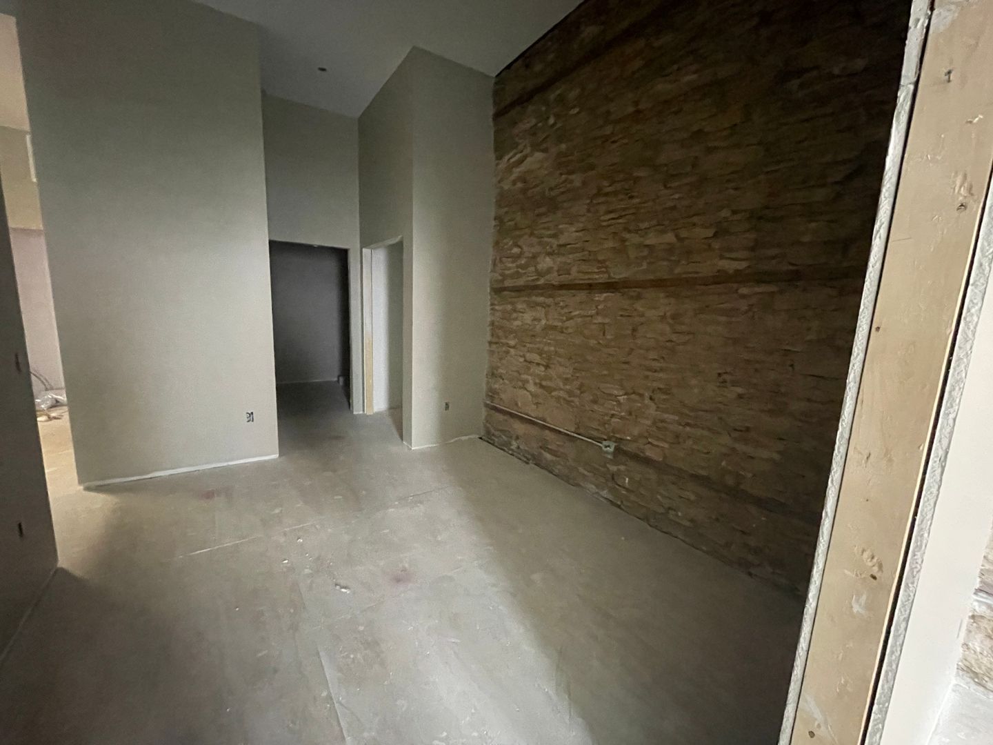 Northfield Apartment: 422 Division Street