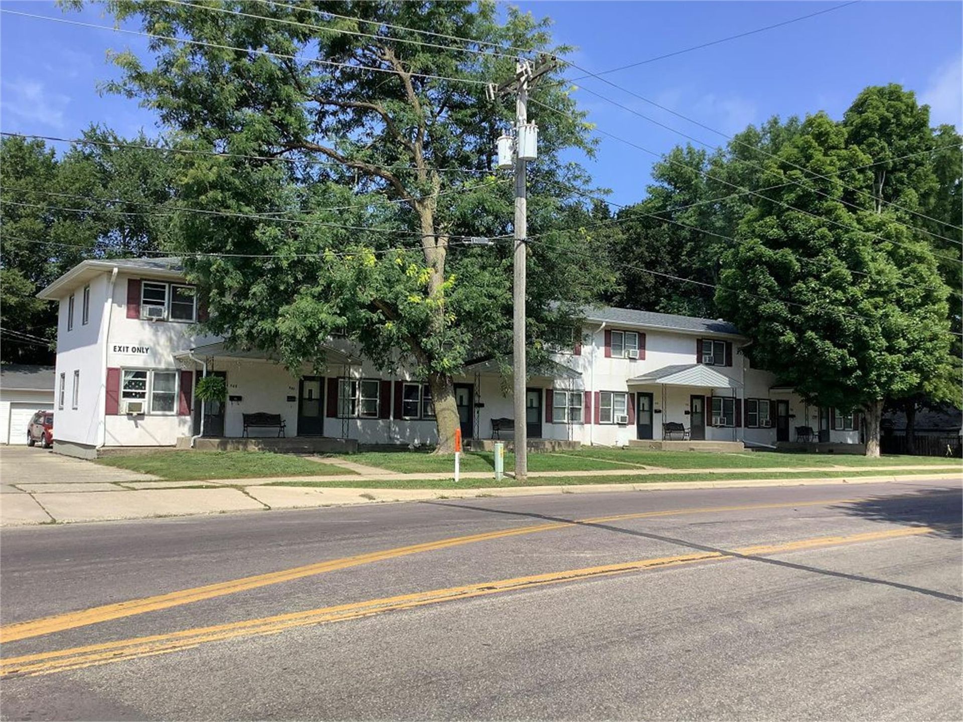 Faribault Townhome: 946 Willow Street