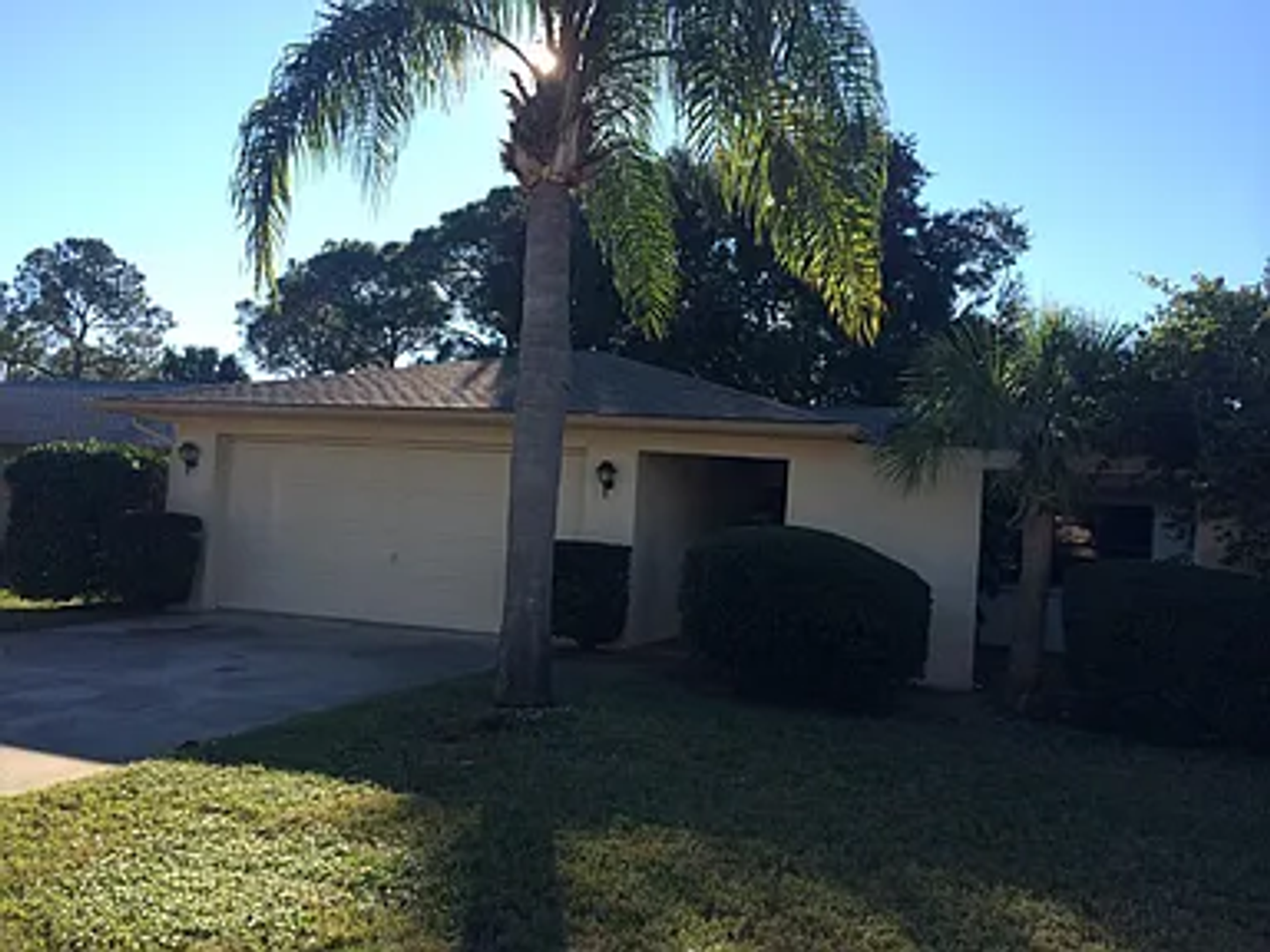 New Port Richey House: 4458 Dewey Dr.