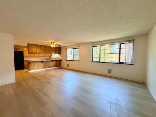Top Floor 2BD in quiet complex, covered parking and many updates! Move-In Special! – photo 1