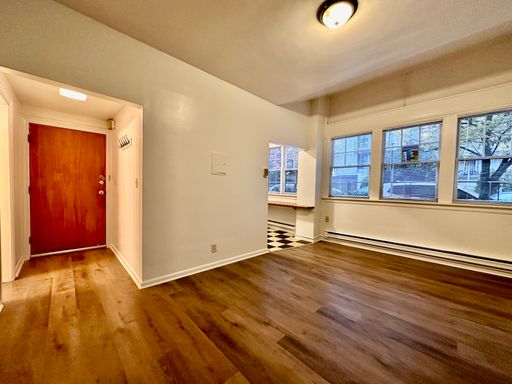 Spacious STUDIO - Laminate Flooring - Large Walk-In Closet - Tall Ceilings! (A101) – photo 1