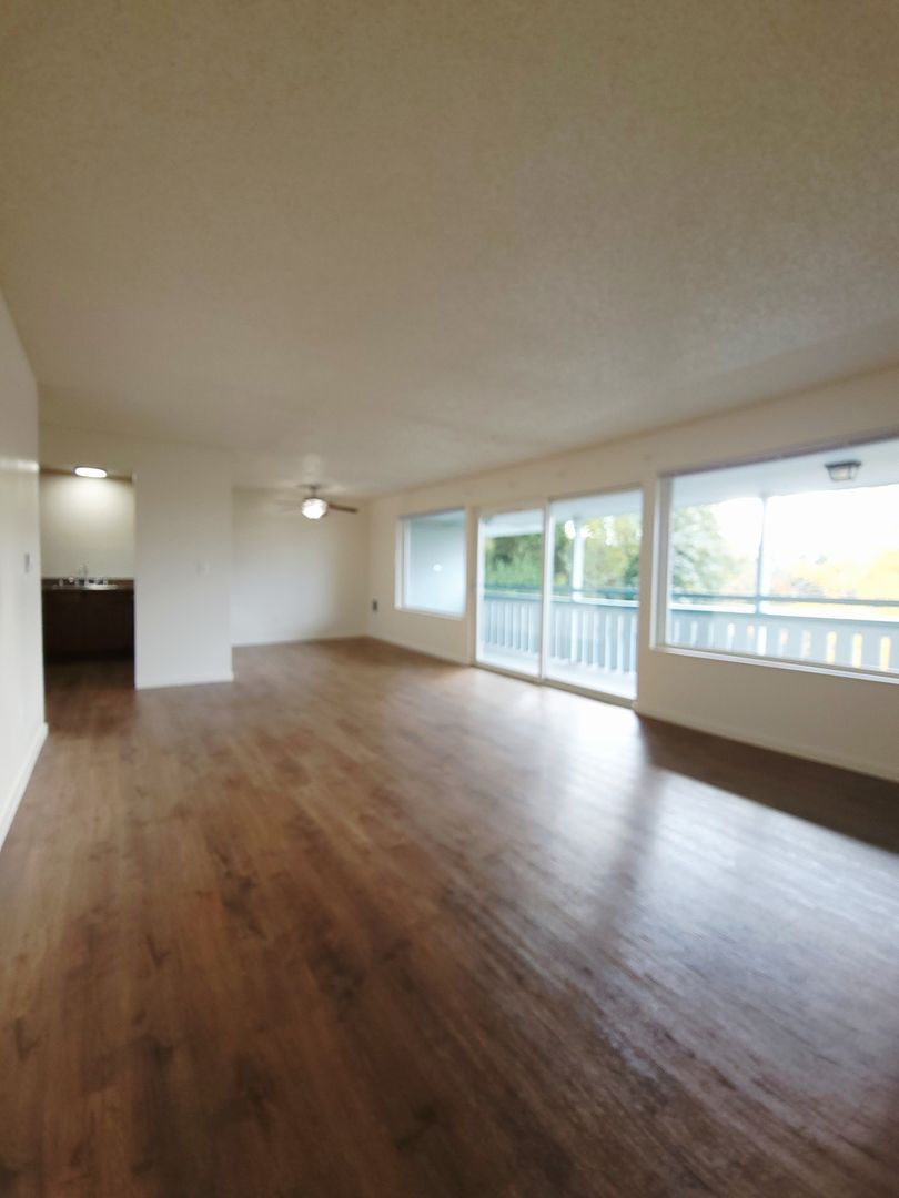 Kent Apartment: 1254-1259 Weiland Street