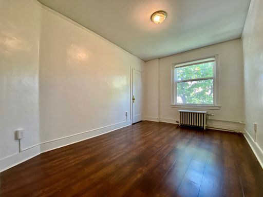 Top Floor 1 Bedroom in Heart of Cap Hill! – photo 1
