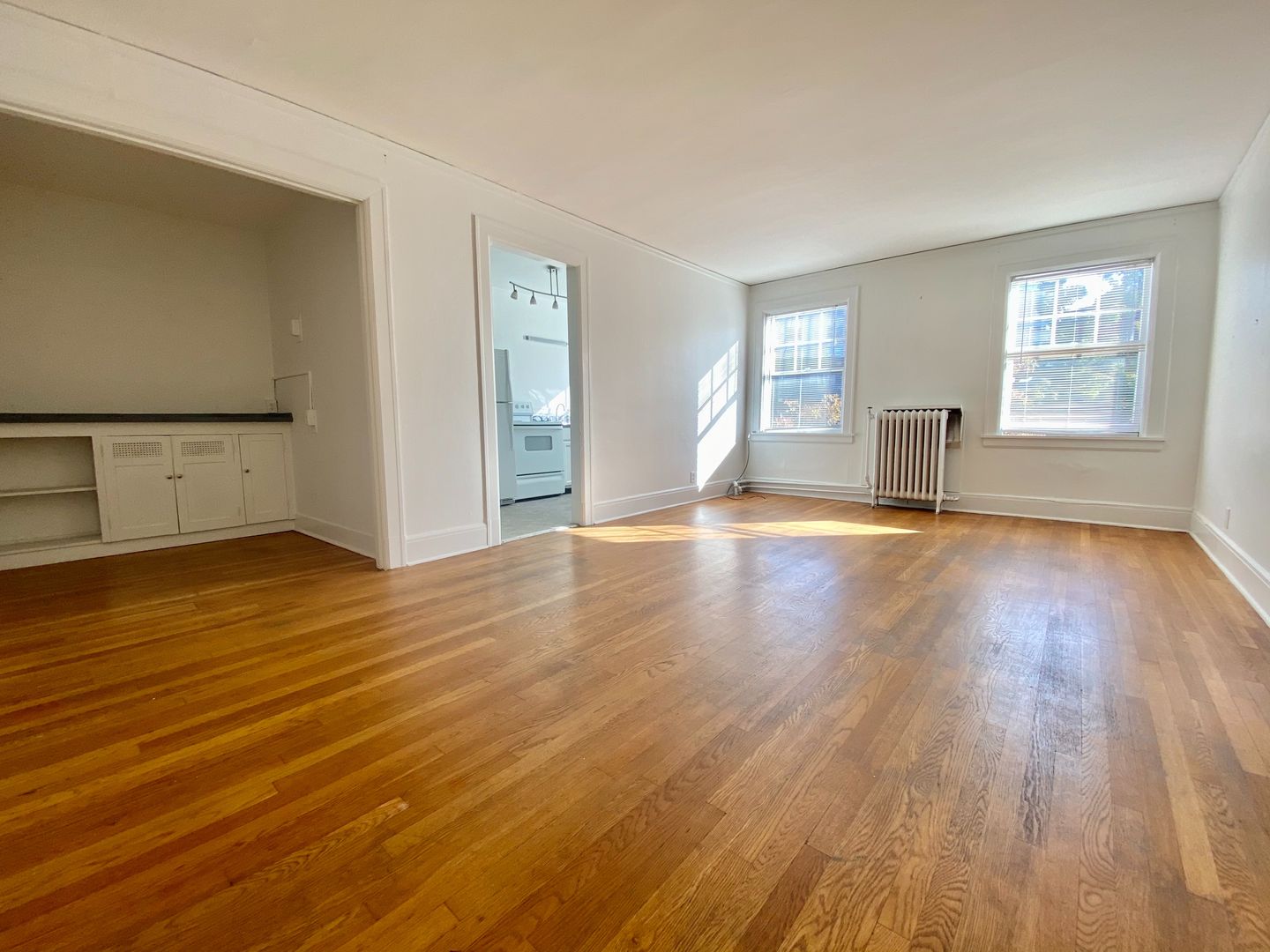 Seattle Apartment: 1522 E Olive Way
