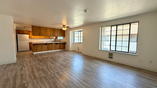 Huge Top Floor 2BD in quiet complex, covered parking and many updates! Move-In Special! – photo 1